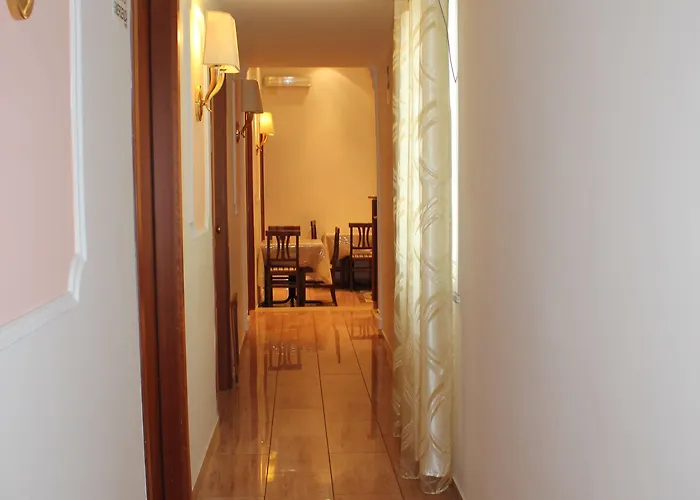 Otel Aristotele 2*