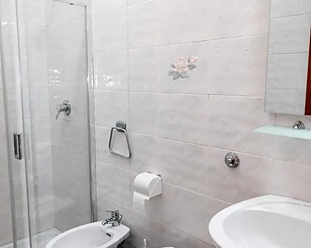 Otel Aristotele 2*